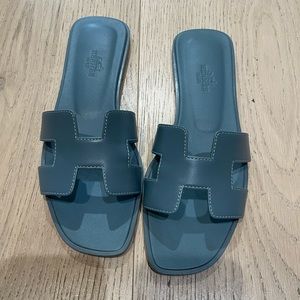 Hermes Oran in blue